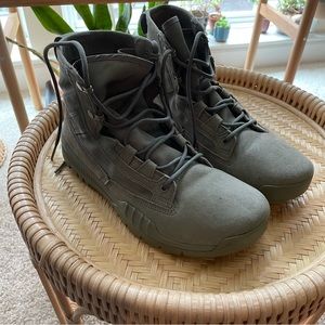 Nike SFB field 6” size 7